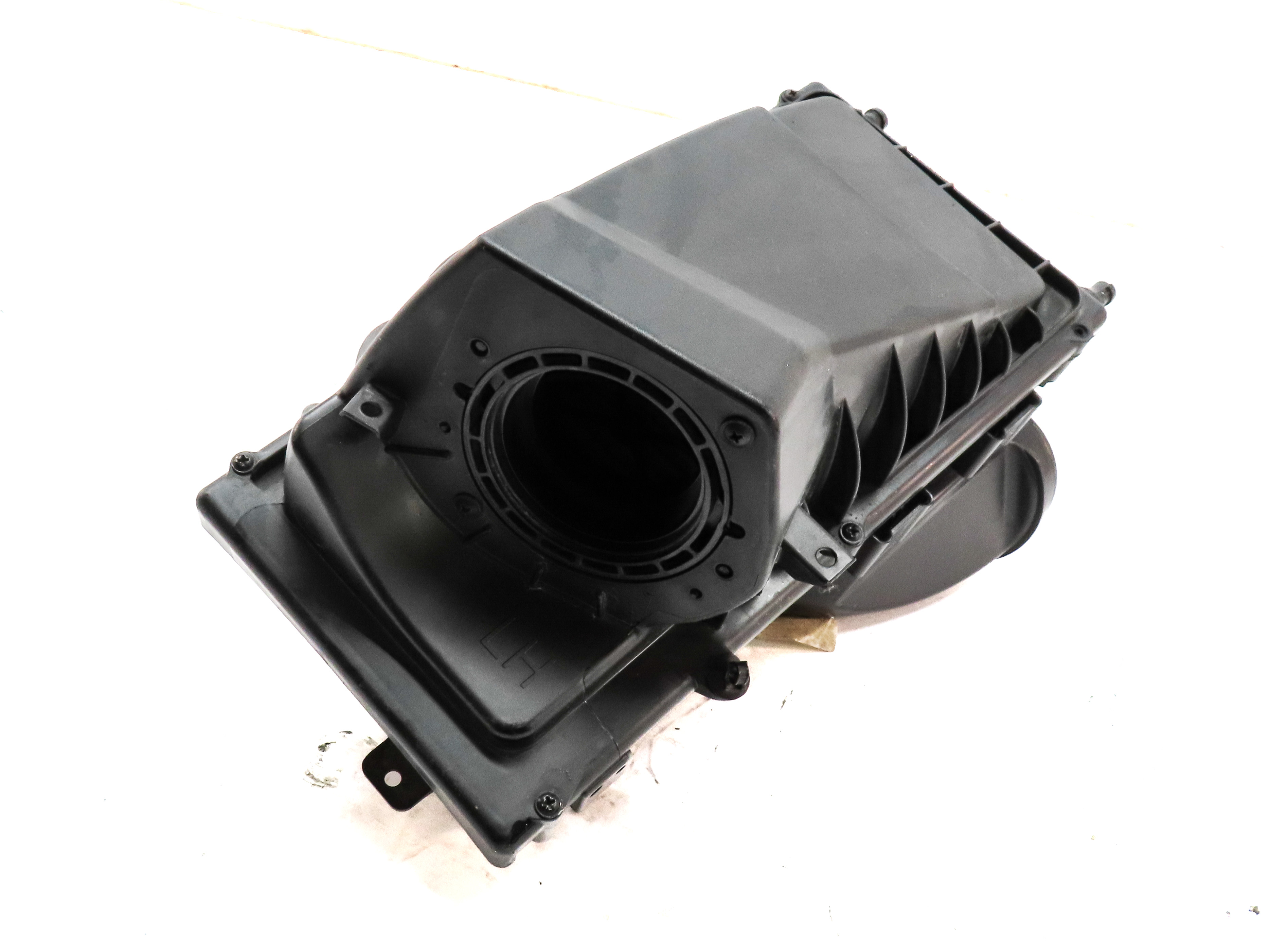 15-19 RANGE ROVER SPORT DISCOVERY (L405 L462 L494) 3.0L - LEFT AIR FILTER BOX — exact item pictured